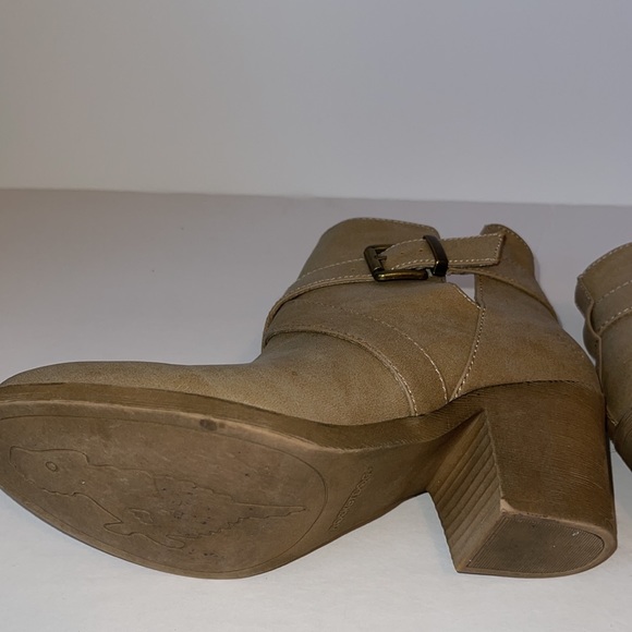 Rocket Dog Sasha Heeled Ankle Boots - Picture 14 of 16